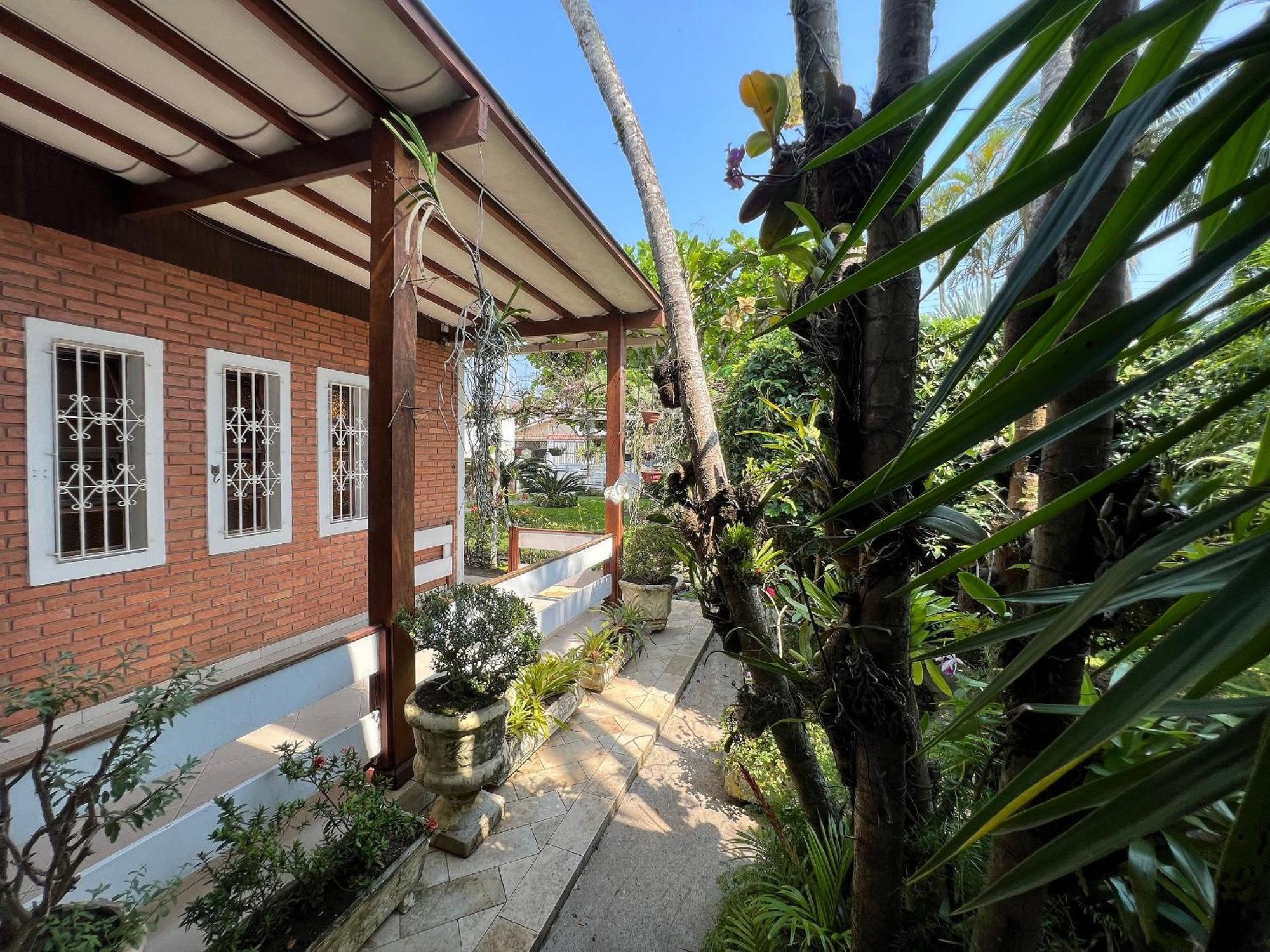 Casa Agradavel Com Piscina, A Poucos Passos Da Praia Перуиби Экстерьер фото
