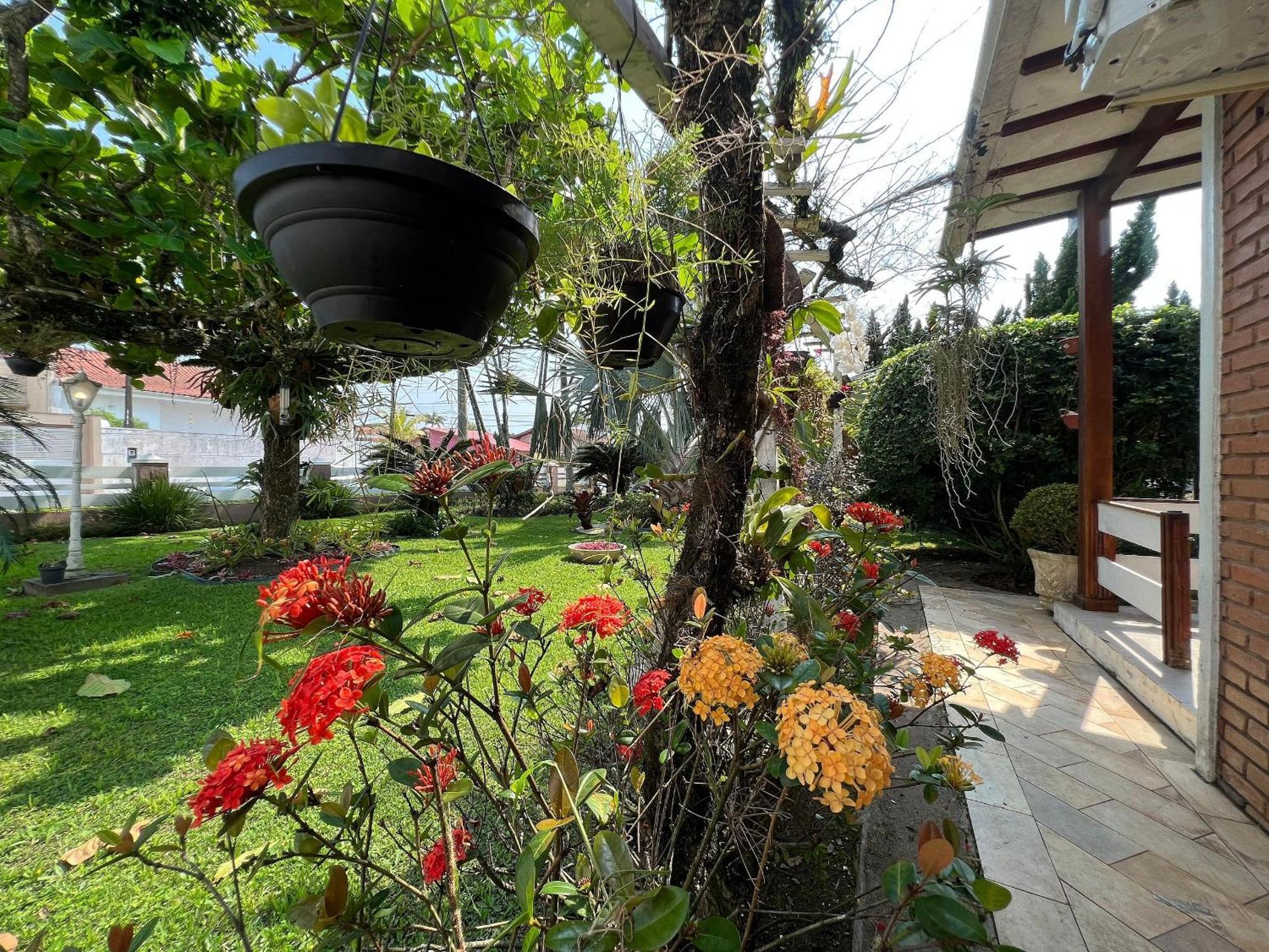 Casa Agradavel Com Piscina, A Poucos Passos Da Praia Перуиби Экстерьер фото